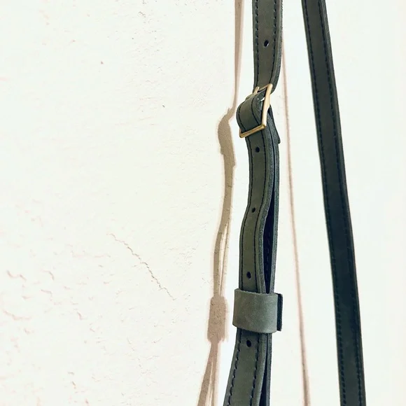 Portland Leather Goods Circle Crossbody Bag Storm Gray/ Blue EUC - Picture 3 of 6